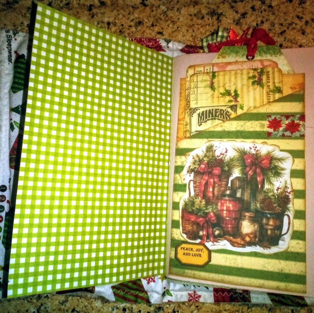 Handmade 🎄holly jolly