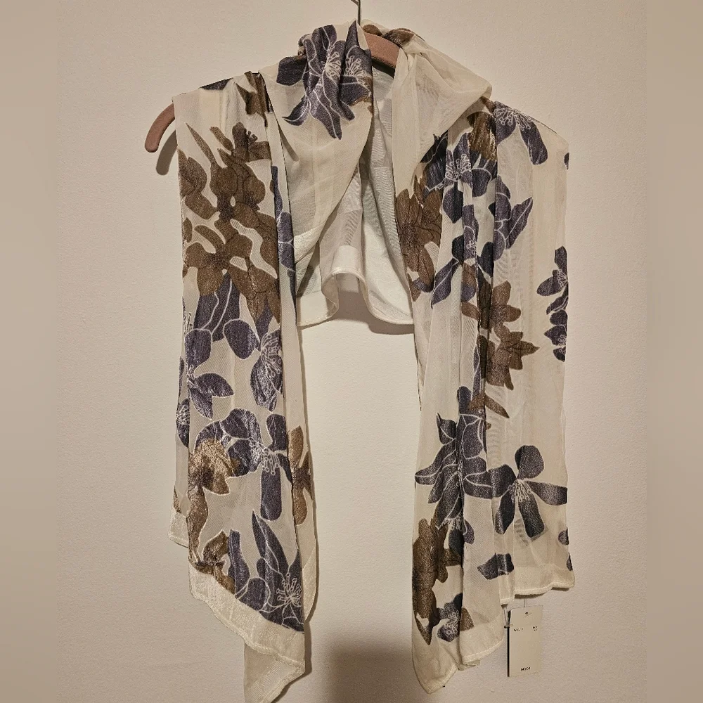 NWT cejon velvet floral scarf
