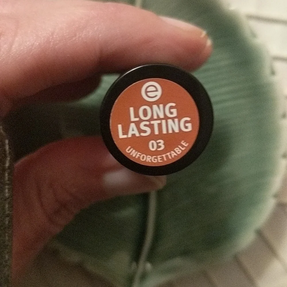 Essence nwt long