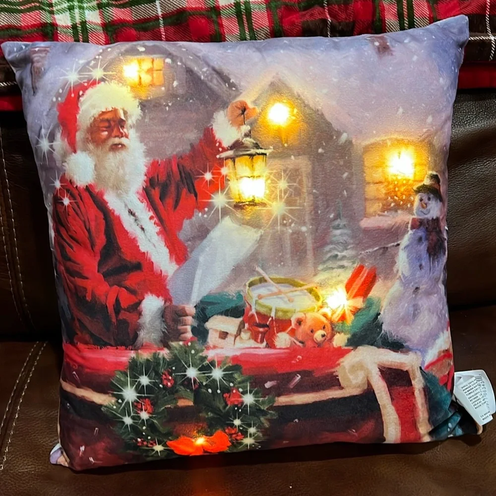 Adorable Santa pillow with actual lights. EUC