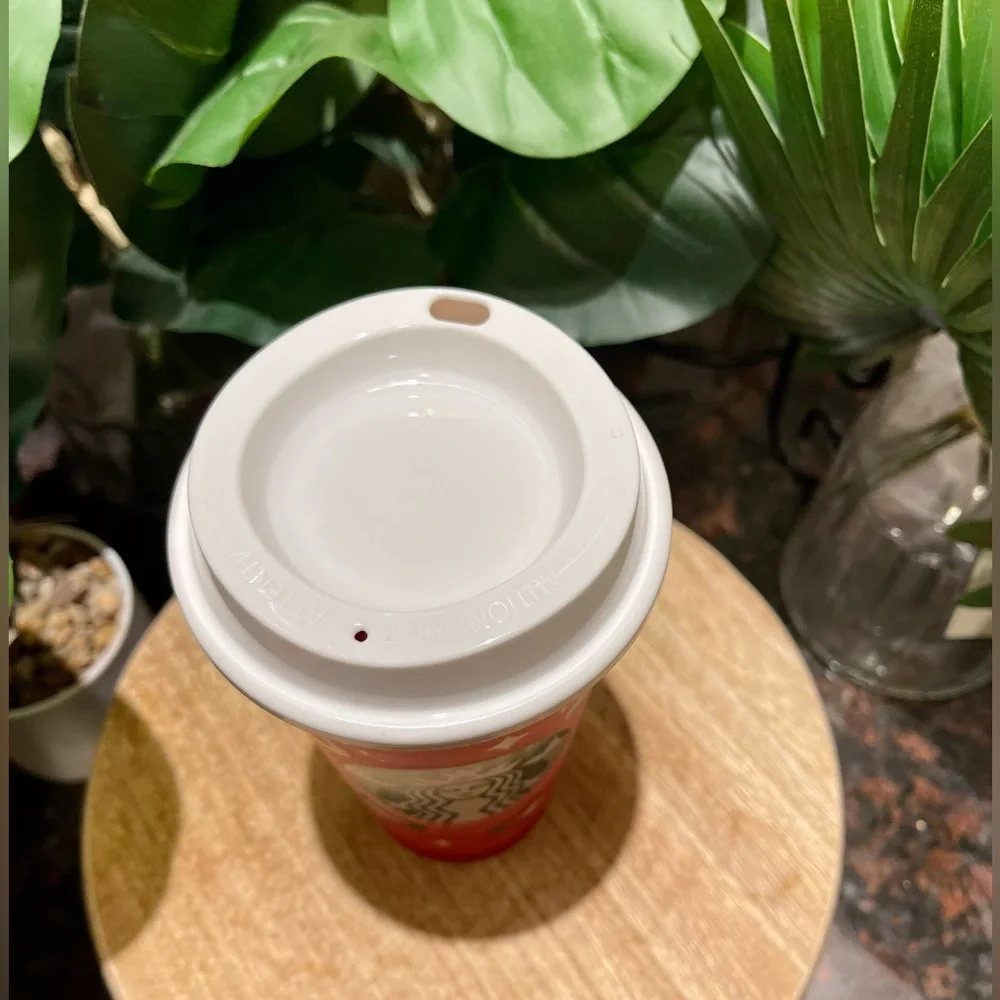 Starbucks reusable holiday