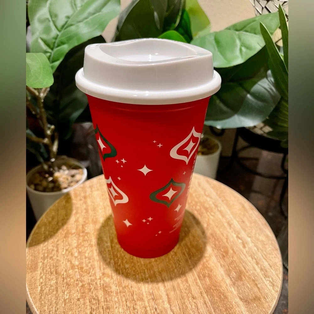 Starbucks reusable holiday