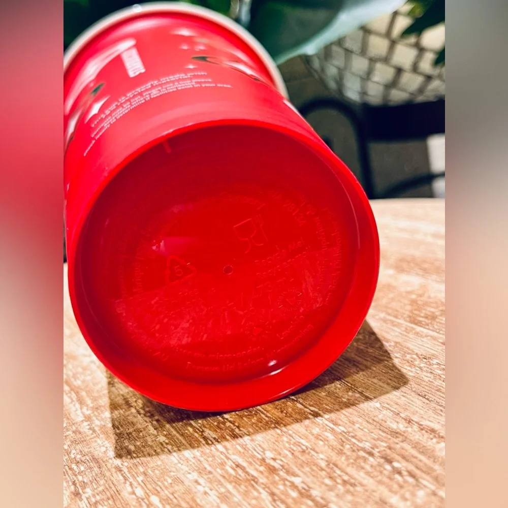 Starbucks reusable holiday