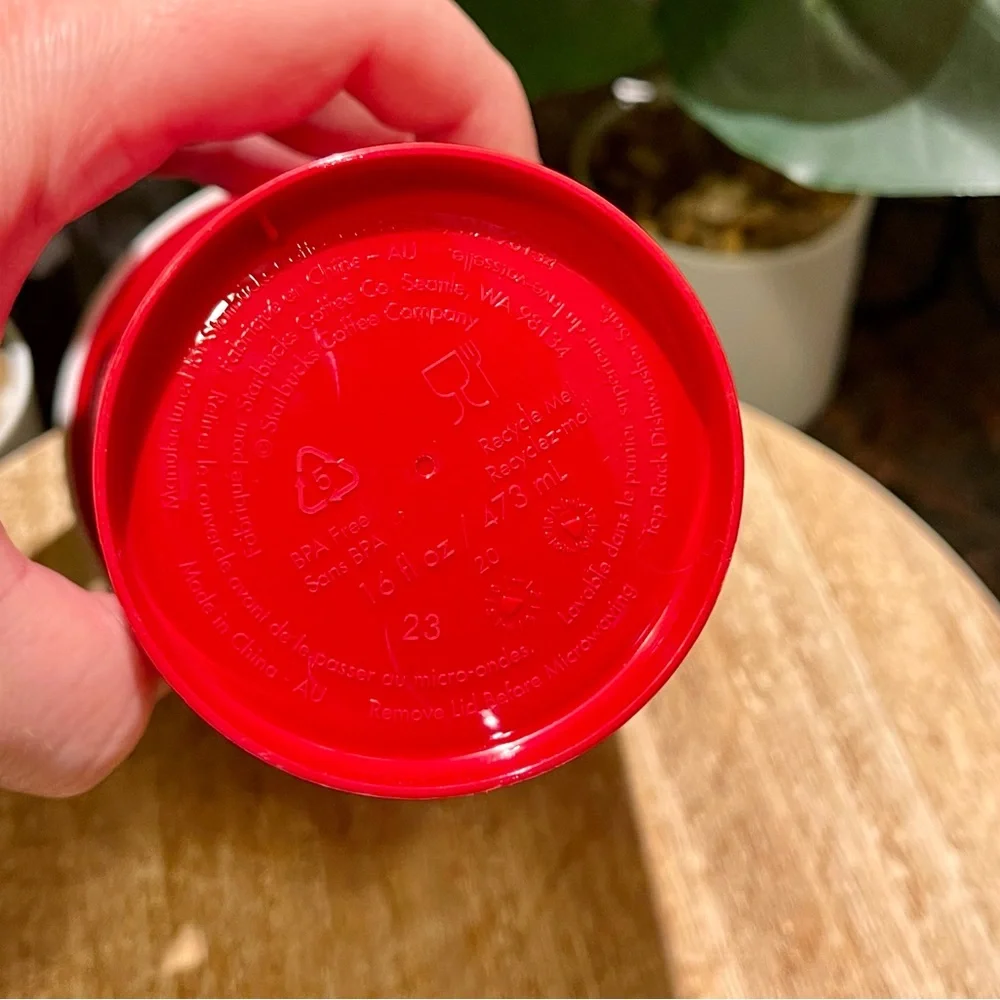 Starbucks reusable holiday