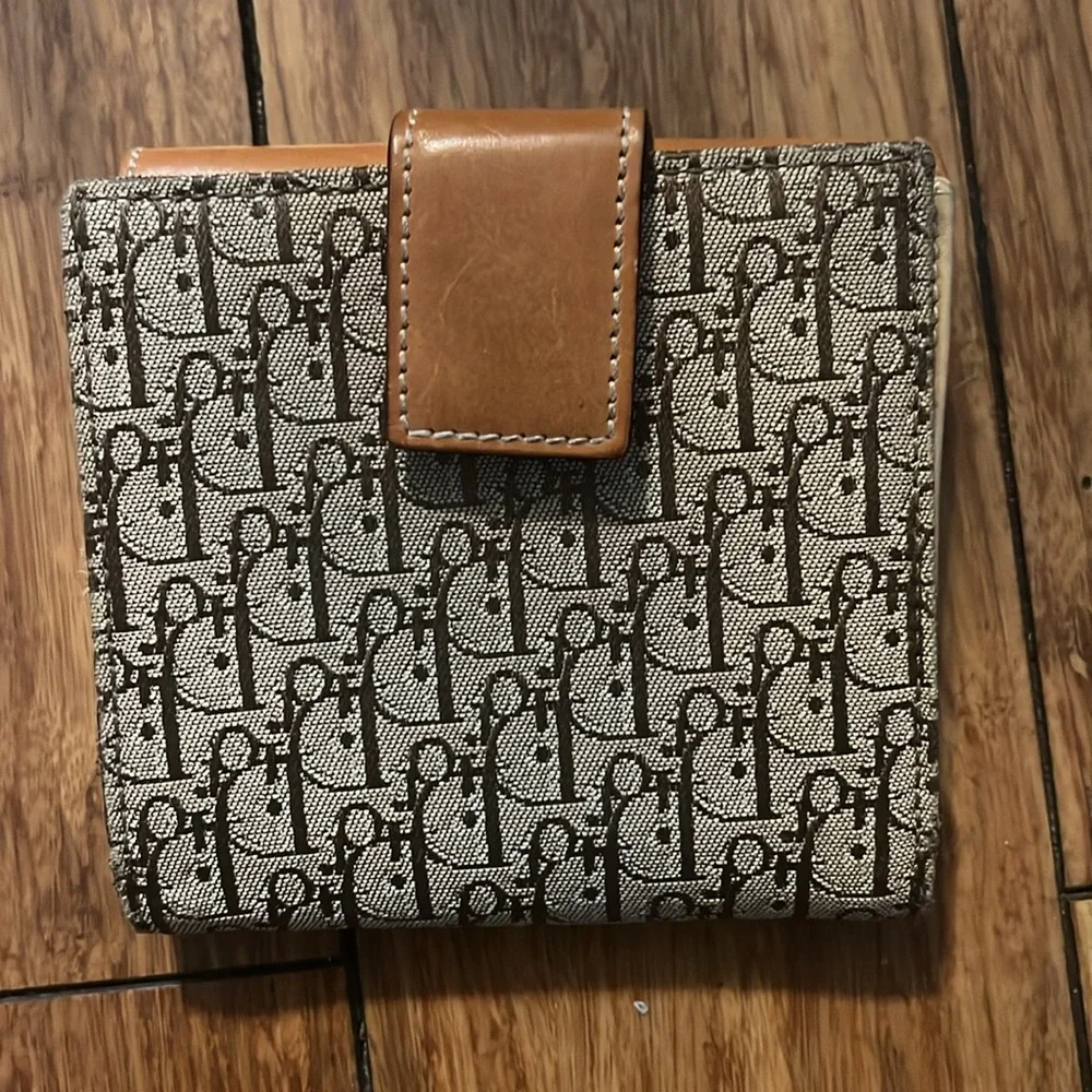 Dior euc compact