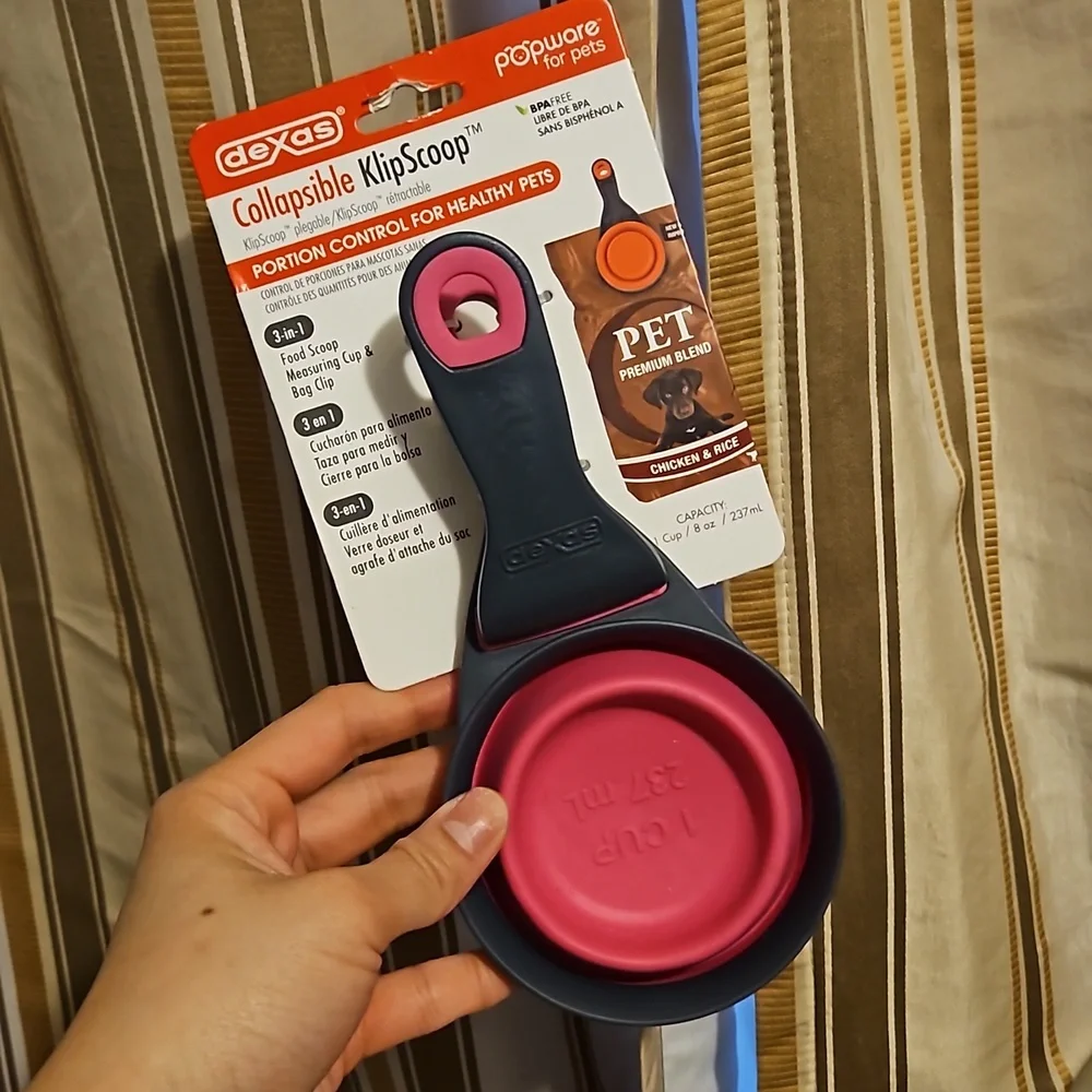Dexas 1 cup collapsible klipscoop kibble pet dog measure cup