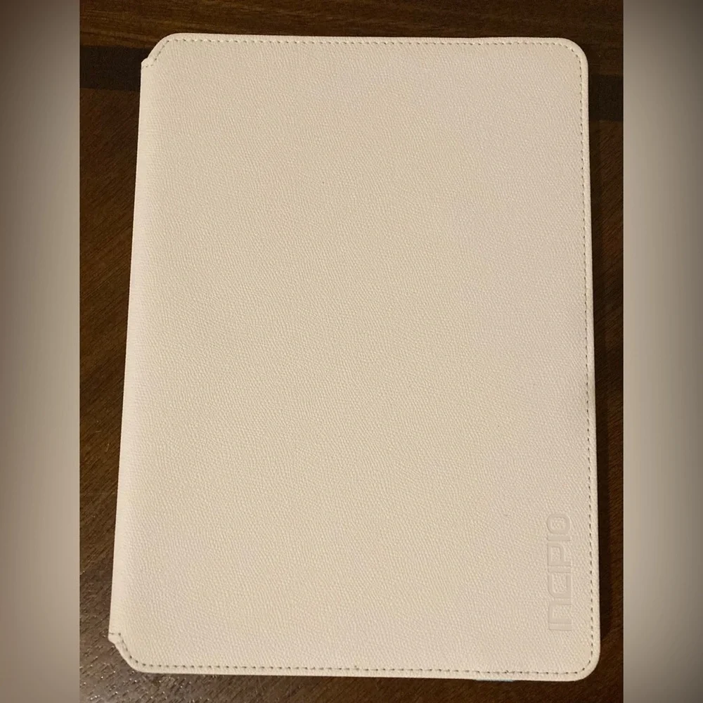 Incipio hard card