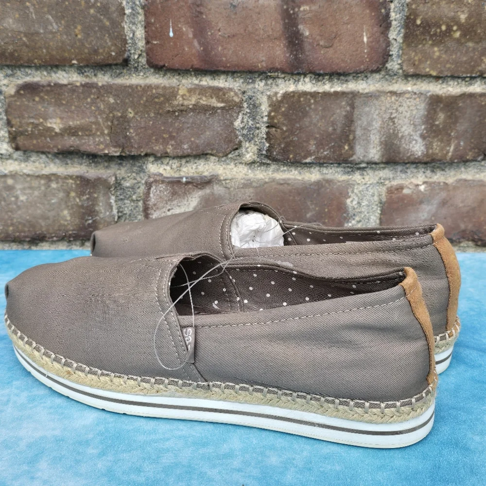 BOBS from Skechers never worn