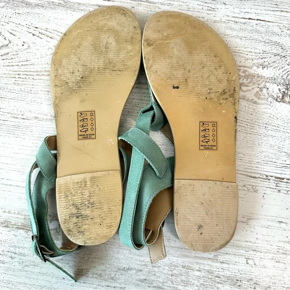 URBAN OUTFITTERS ECOTE Suede Leather Thong Strappy Sandals Sea-foam green blue