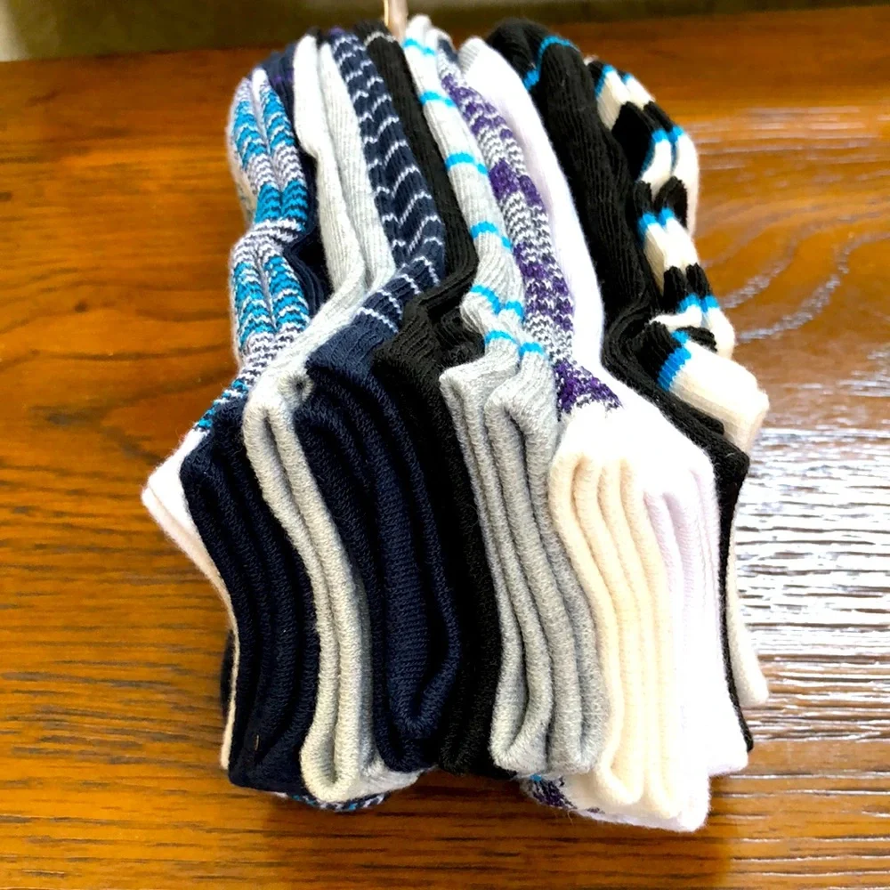 New Boy’s Thereabouts 10 pair low cut socks.  Size L 3-10. Age 5+.
