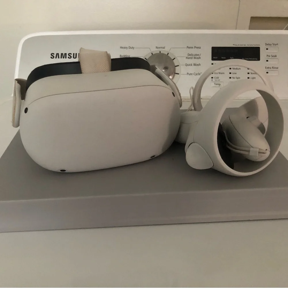 (Used) Oculus Meta Quest 2