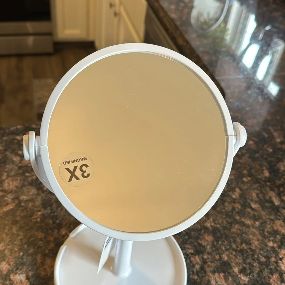 Dual-sided mirror with 3x magnification hard plastic stand 2 in white 2 in gray