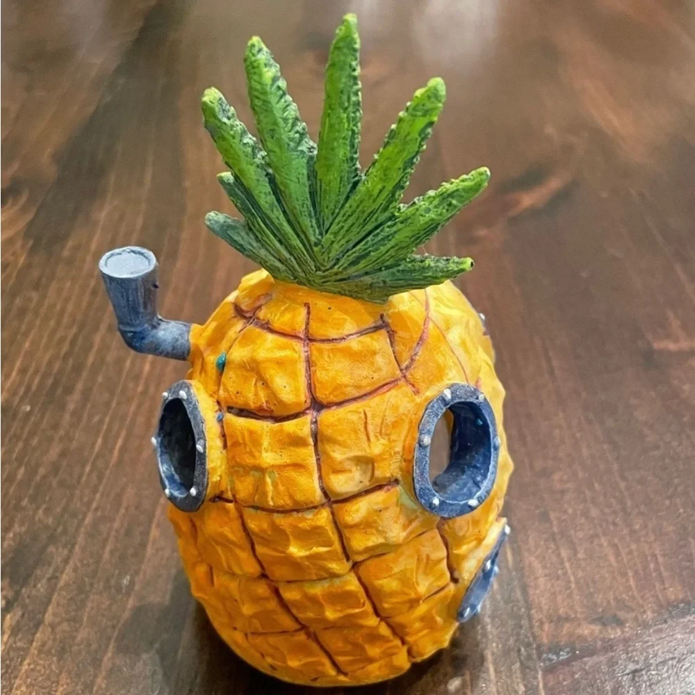 Fish tank Decoration/ pineapple playhouse