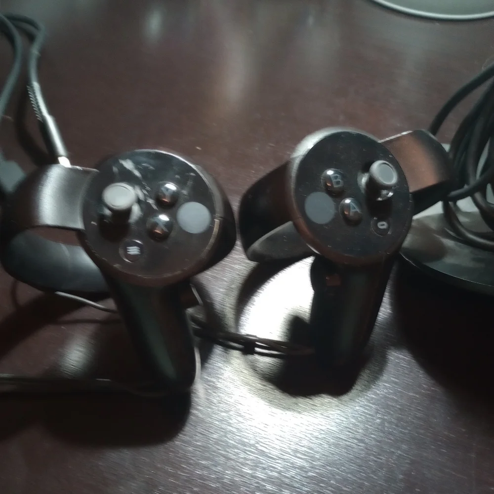Vr headset with camera and controllers