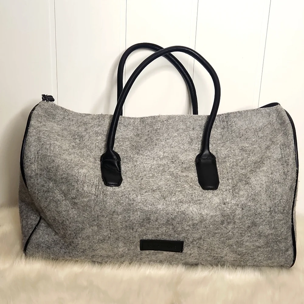 Kenneth Cole gray wool oversized weekend/duffel bag