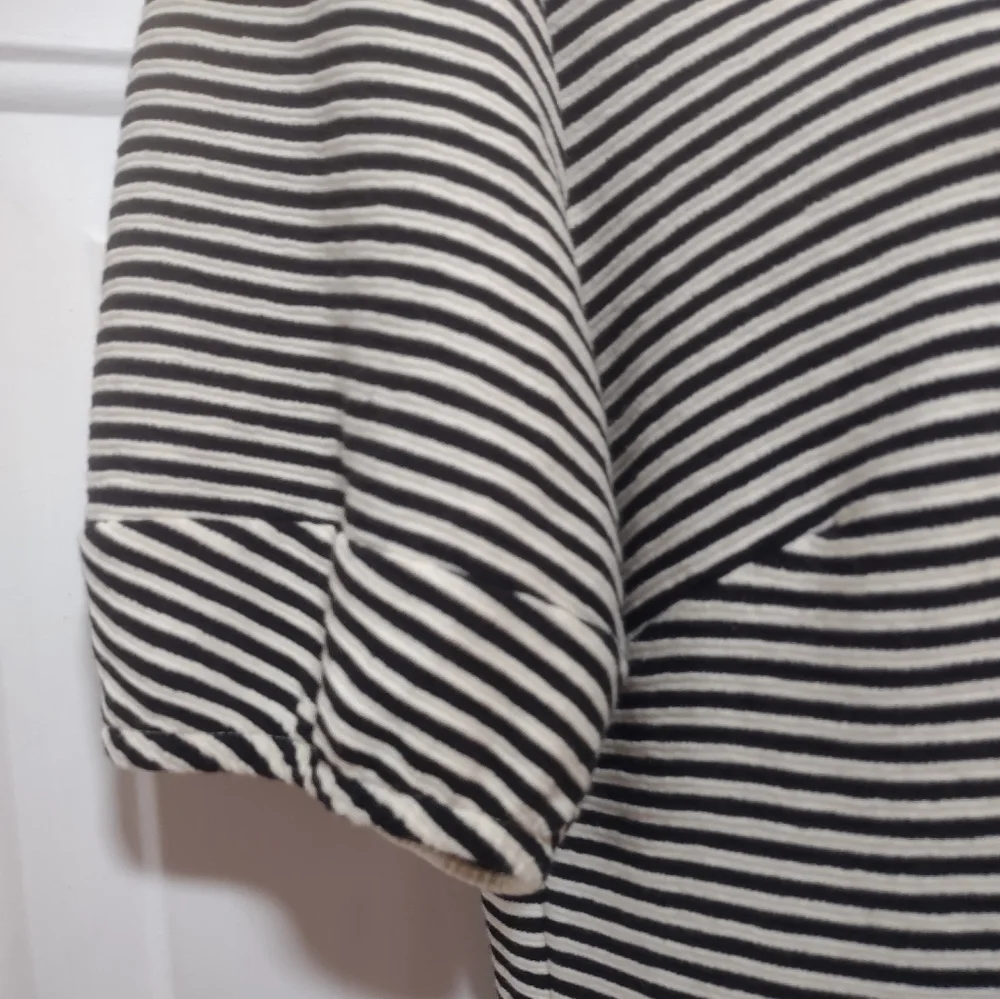 Anthropology/Dolan Stripes Puff Sleeve Round Neck Keyhole Back Blouse. S…