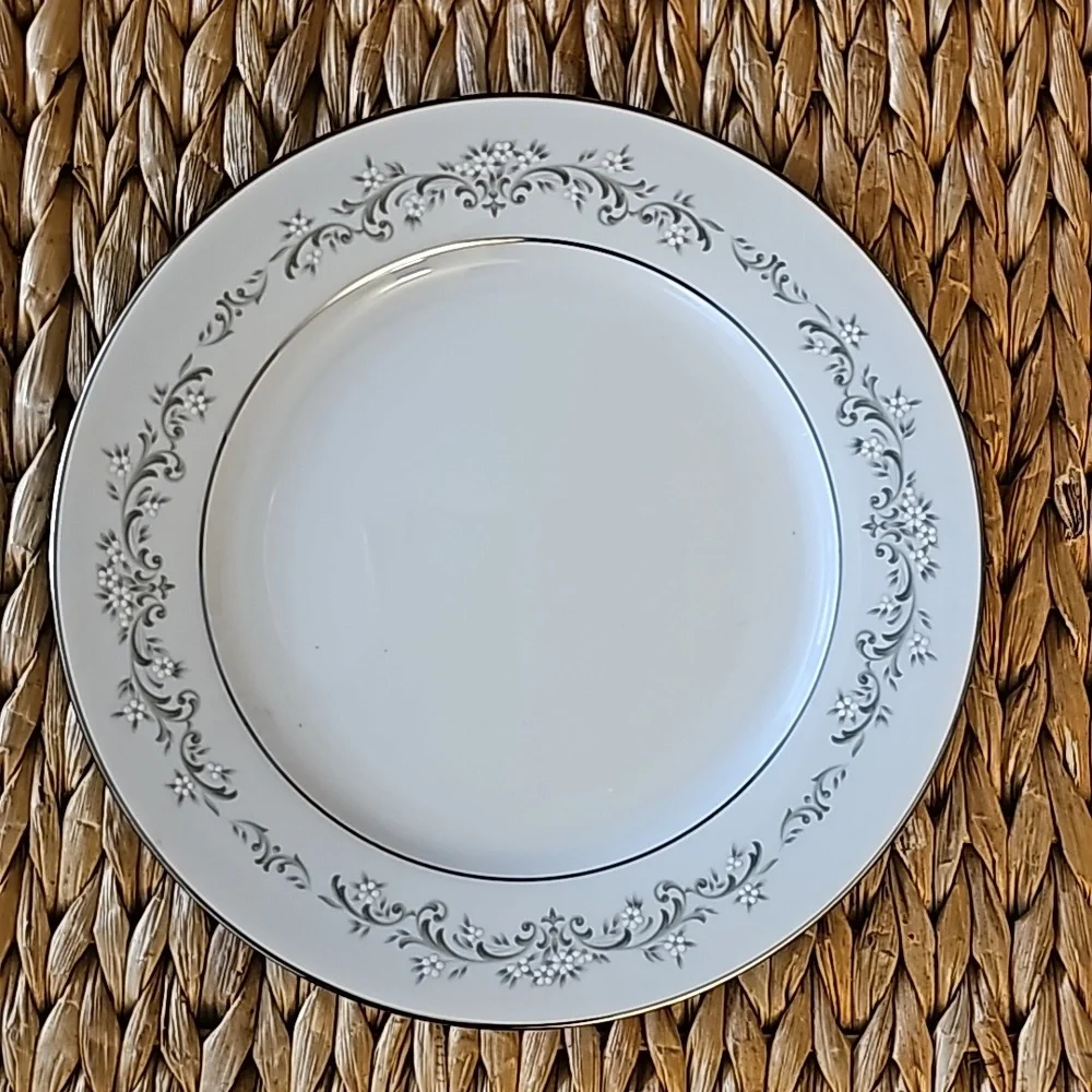Noritake parkridge pattern