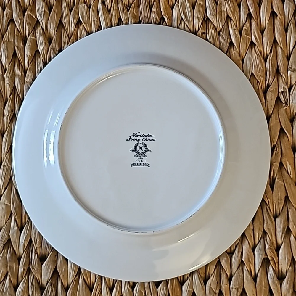 Noritake parkridge pattern