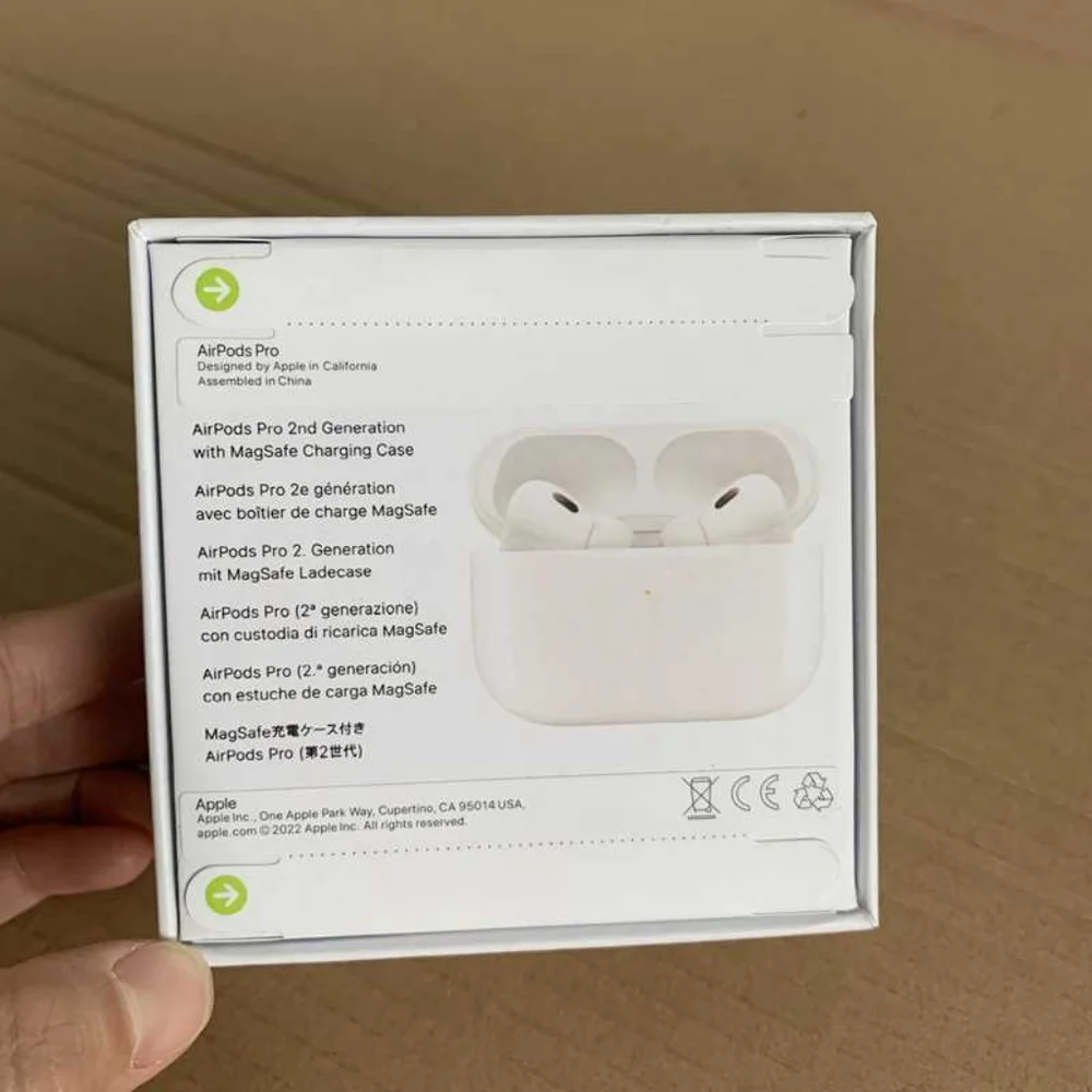 Brand new Apple earphones 2nd generation & wireless charging case