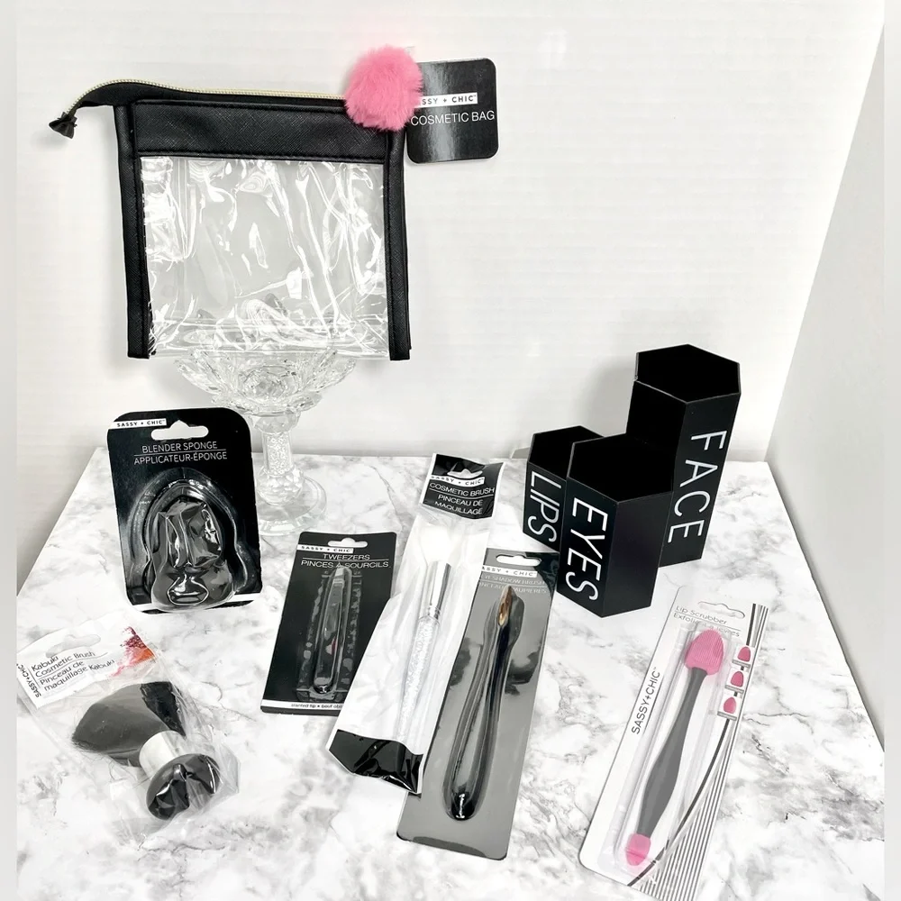 Sassy + Chic Makeup Organizer NWT