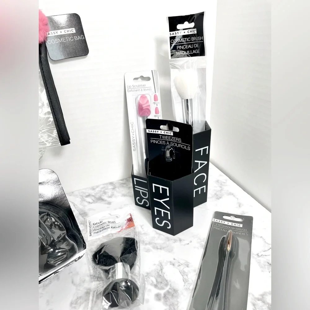 Sassy + Chic Makeup Organizer NWT