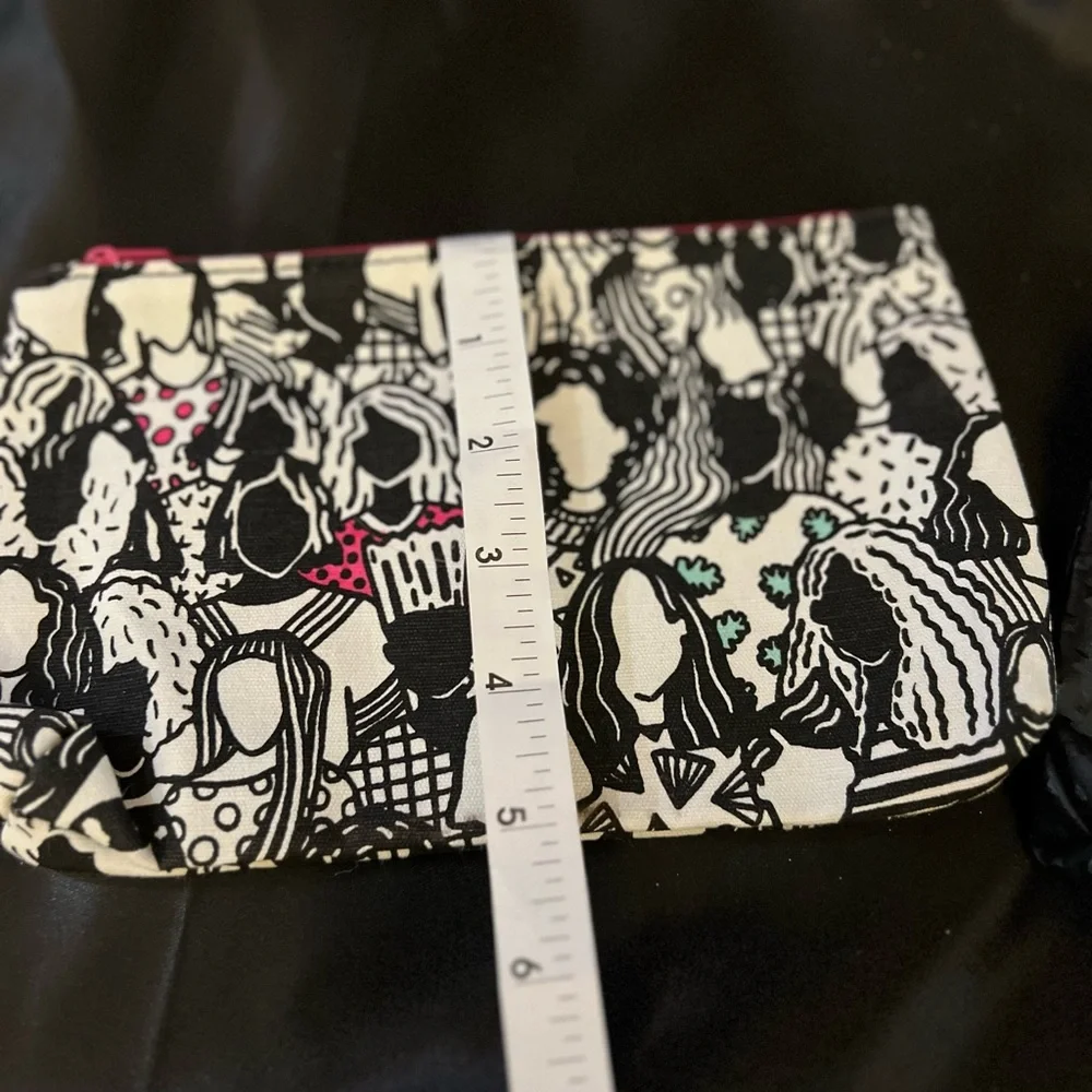 ipsy favors these are