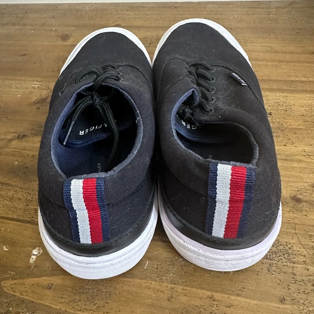 TOMMY HILFIGER Men's Pallet Sneakers size 9.5