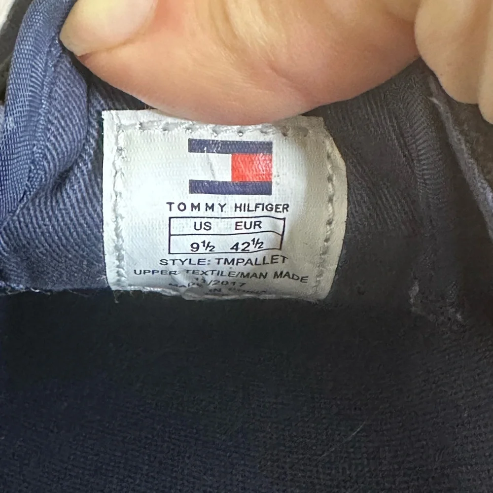 TOMMY HILFIGER Men's Pallet Sneakers size 9.5