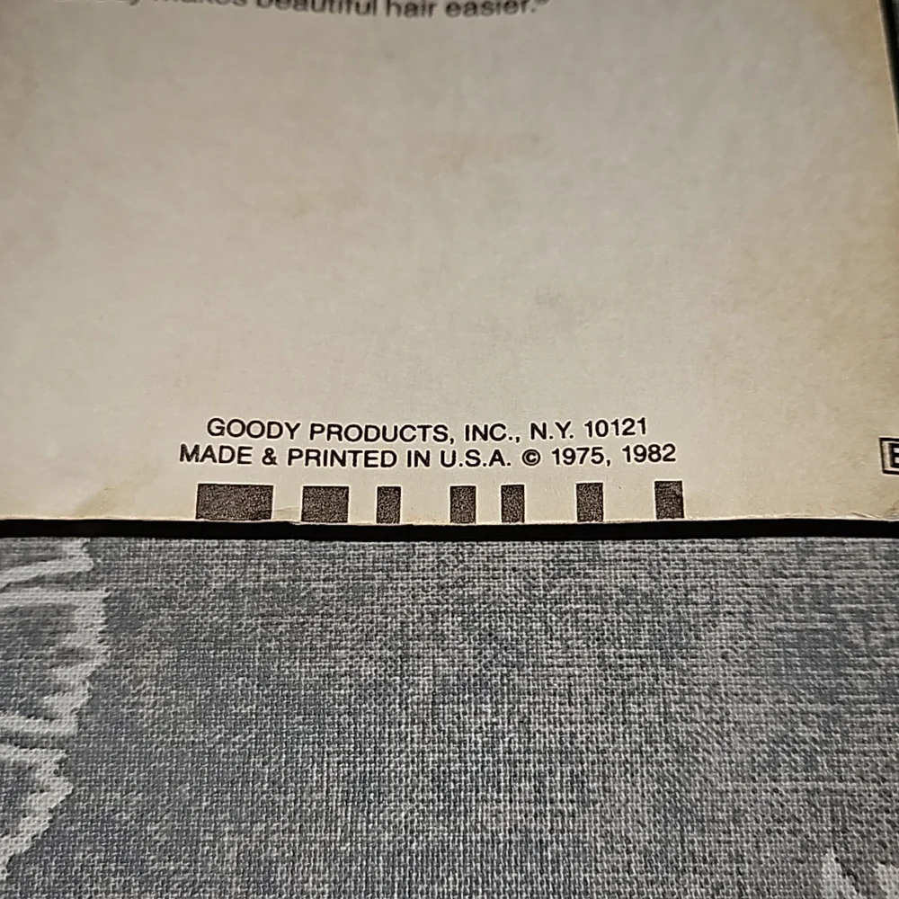 Goody barrettes included