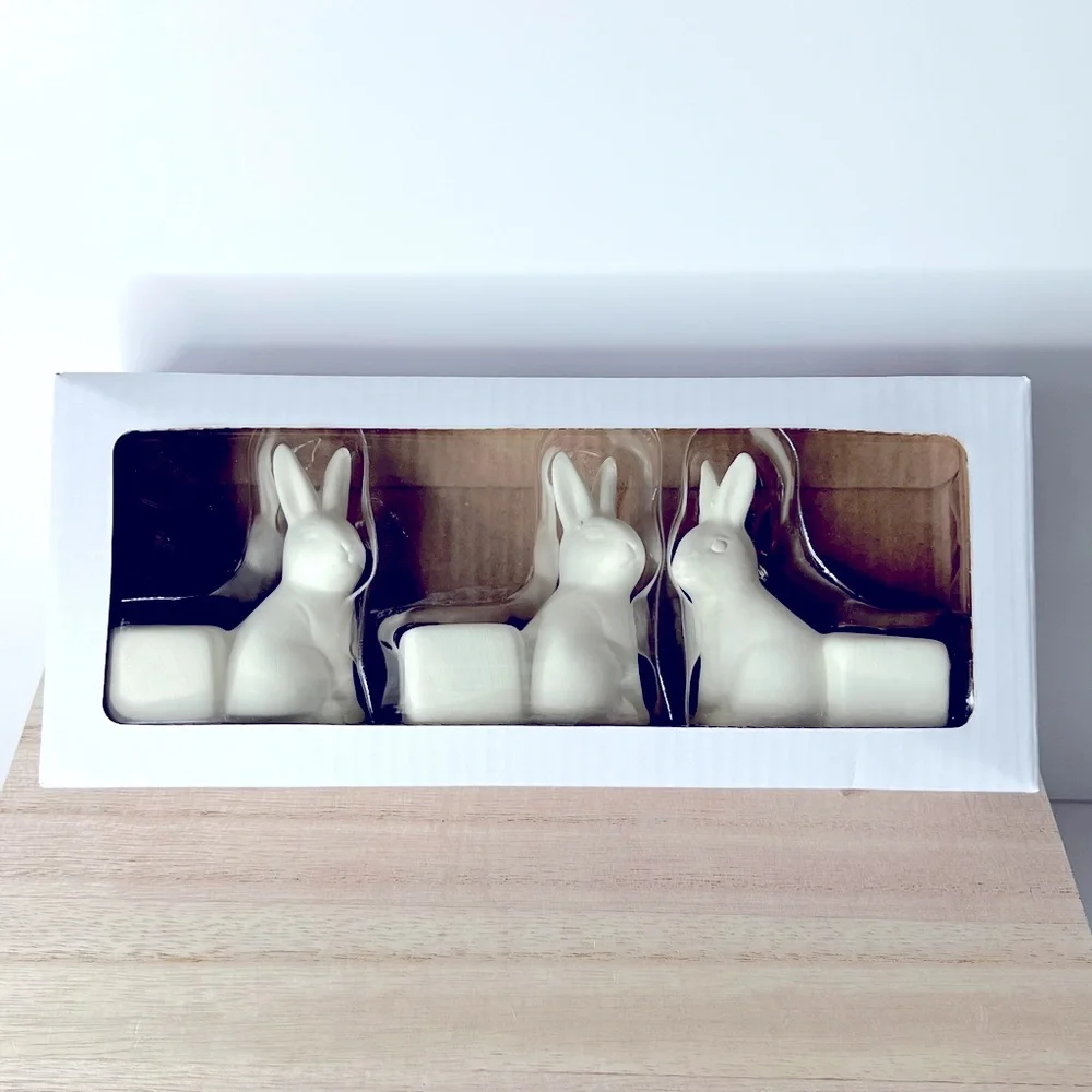 Target ceramic bunny