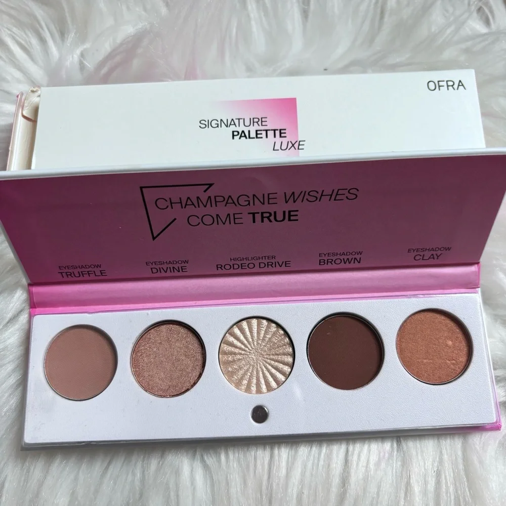 💝NIB Ofra Luxe eyeshadow palette💝