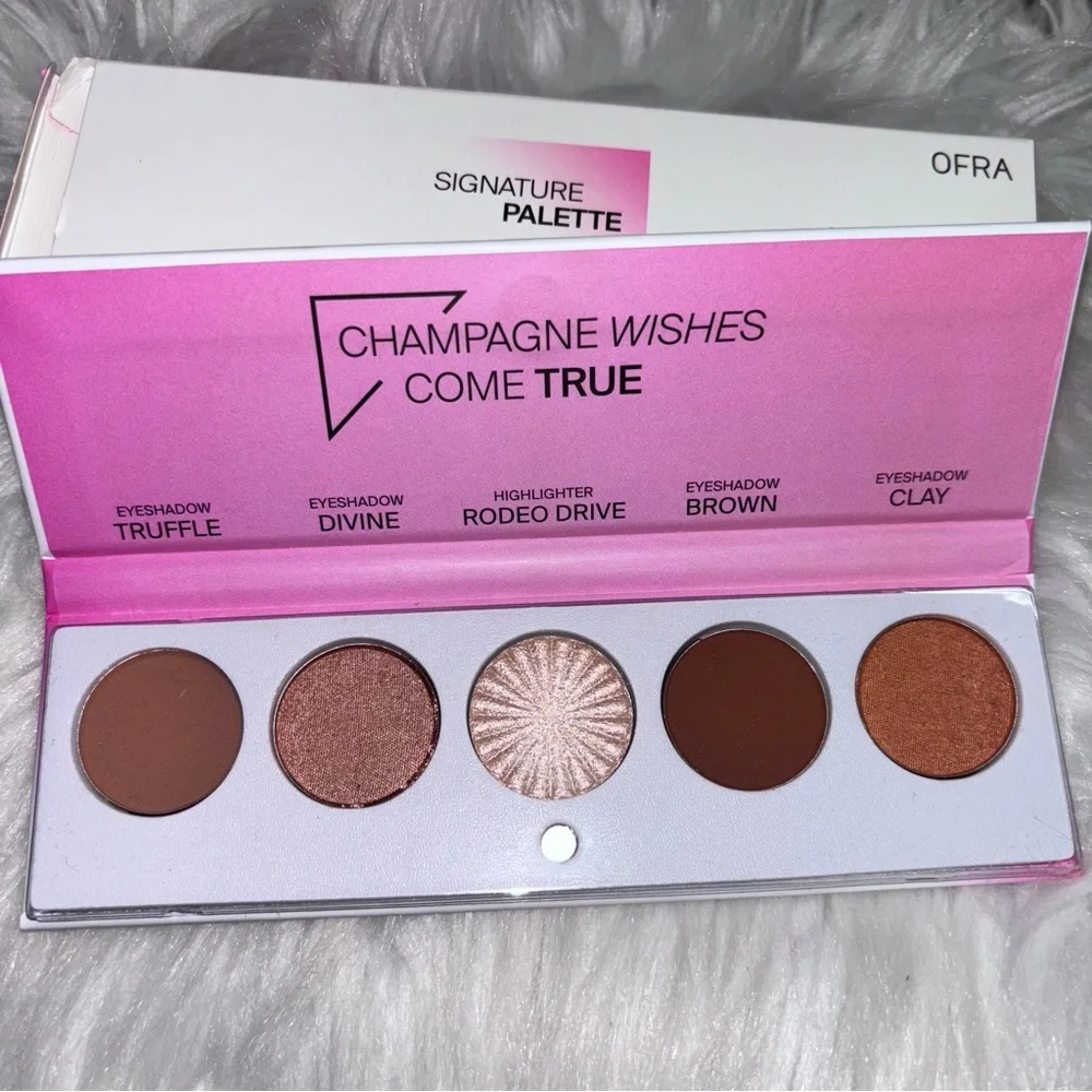 💝NIB Ofra Luxe eyeshadow palette💝