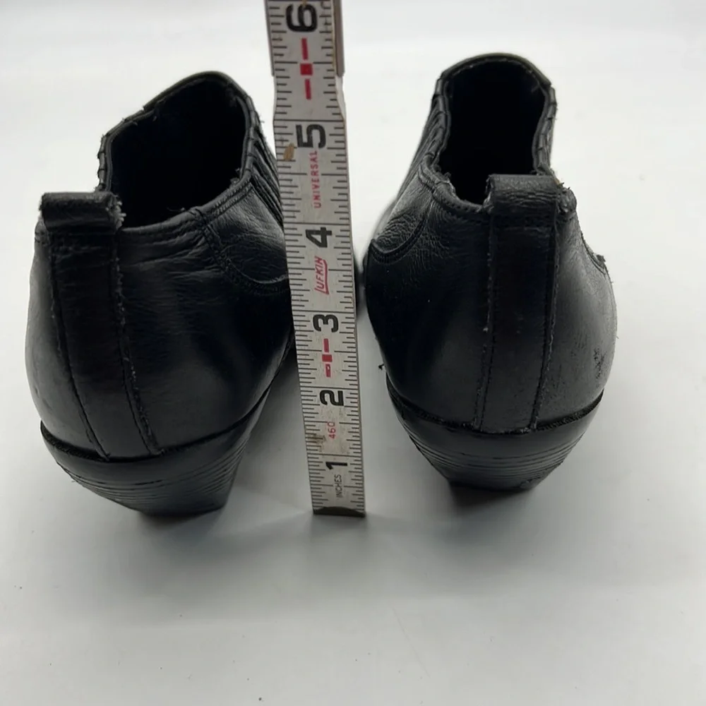 Vintage Zodiac Black Leather Ankle Bootie size 8