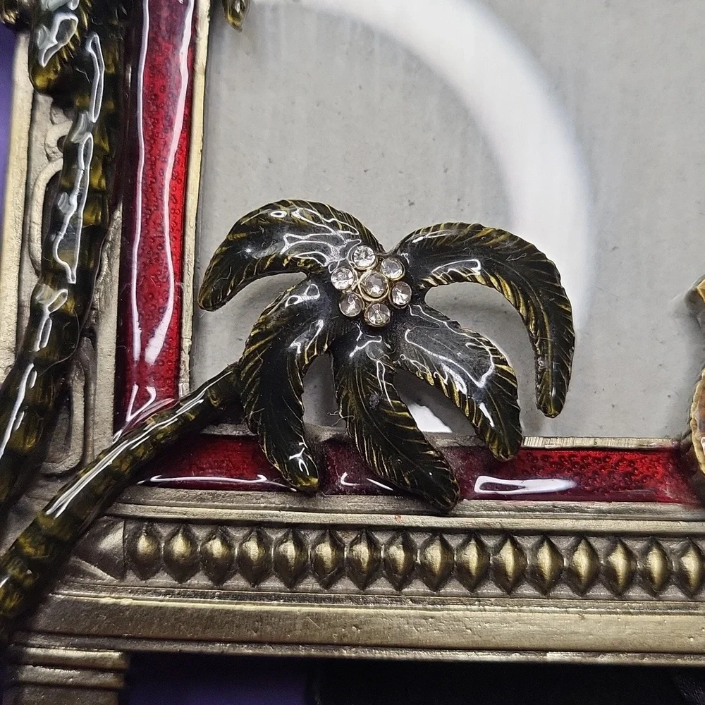 Enamel gorgeous vintage