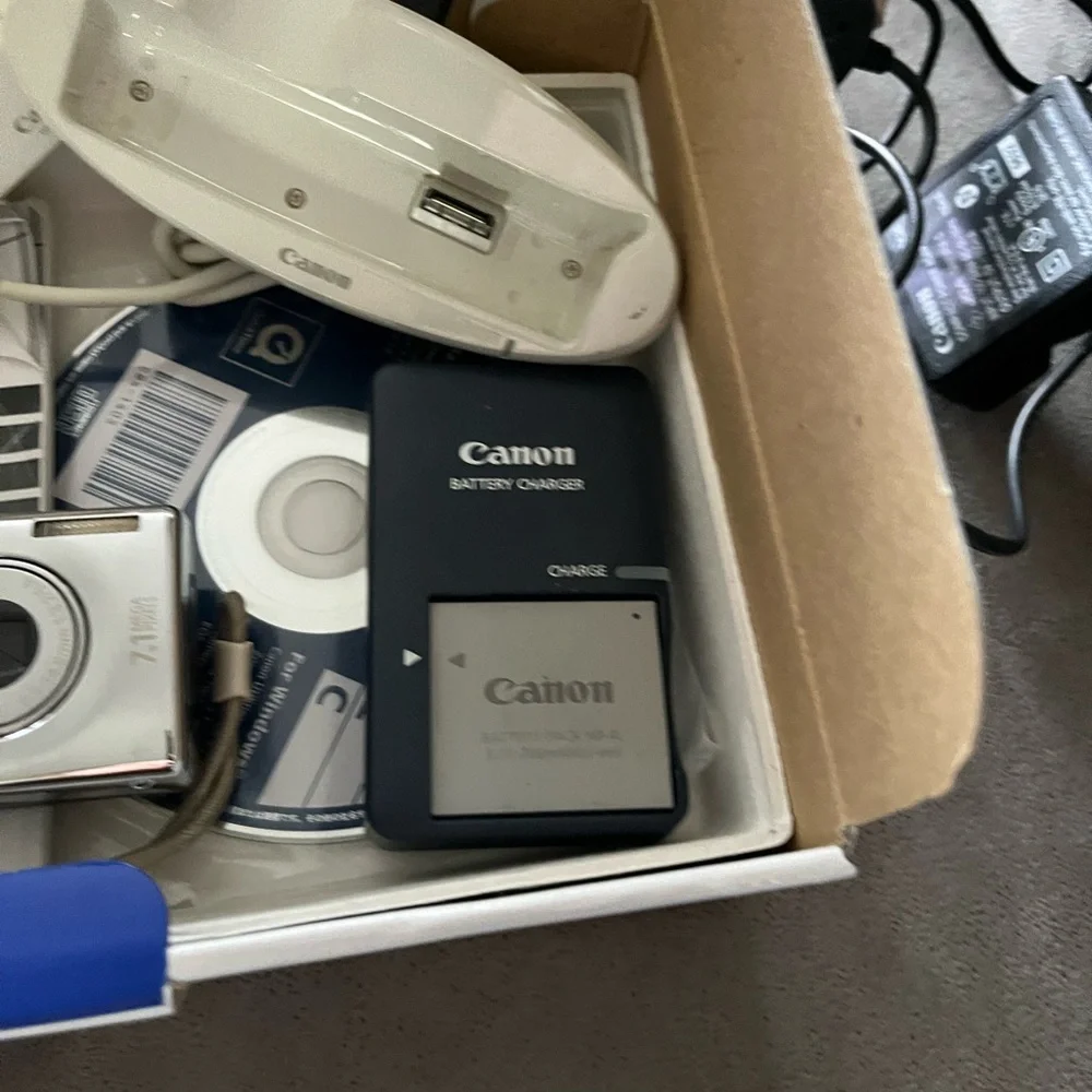 Canon PowerShot SD40 7.1MP Digital Elph blue Camera Lens Error For Parts