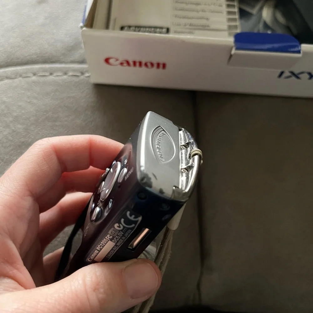 Canon PowerShot SD40 7.1MP Digital Elph blue Camera Lens Error For Parts