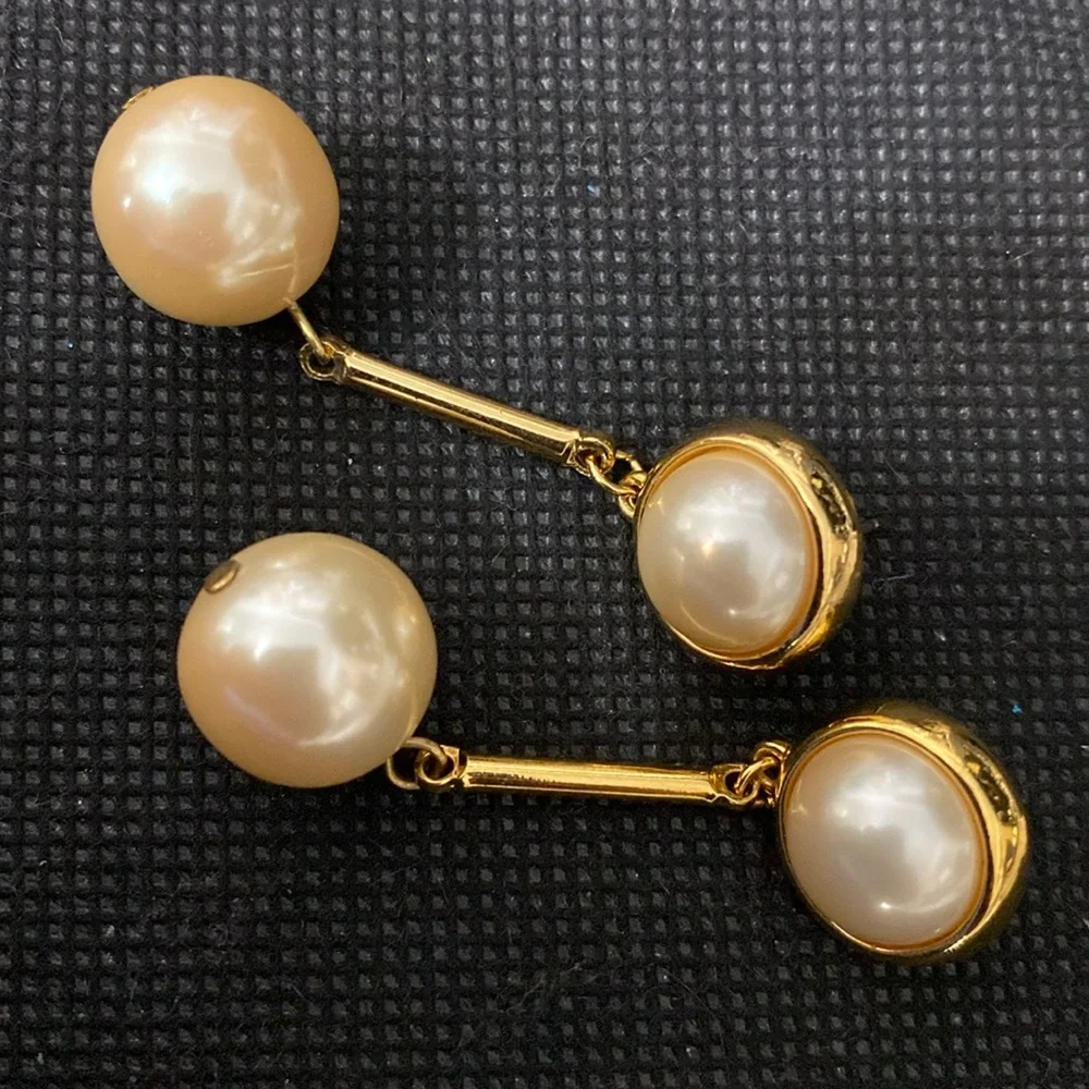 Vintage Liz Claiborne Dangling Faux pearls with Gold tone trim