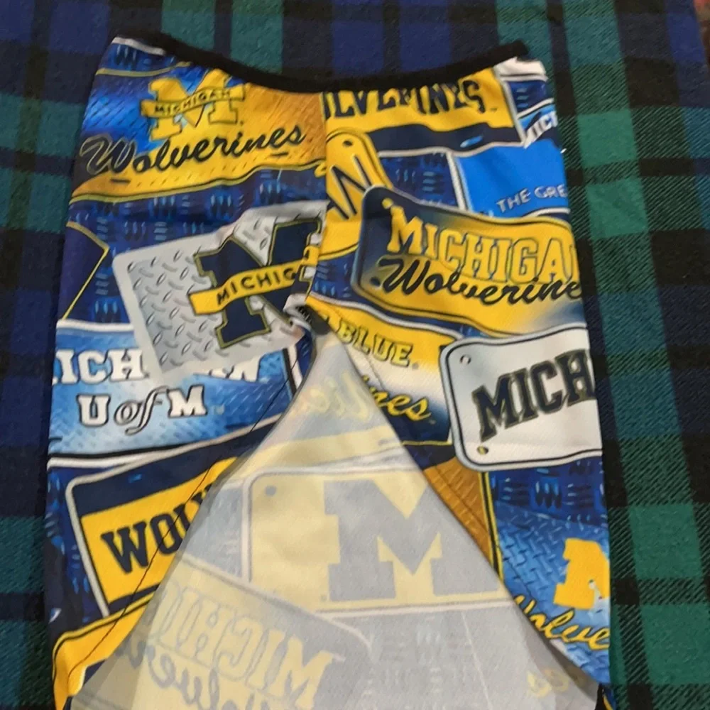6/$20 Cute Michigan neck gaiter