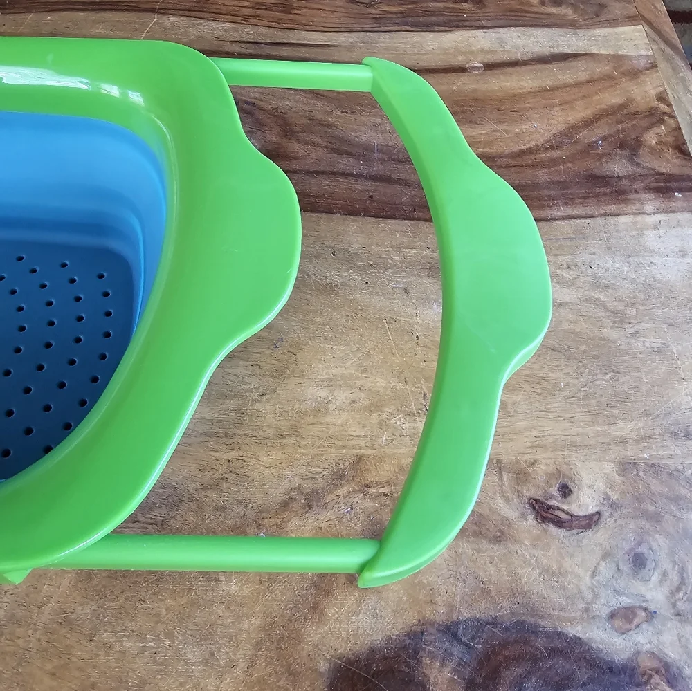 Large Sink Strainer Colander Collapsable Expandable Handles Green and Blue