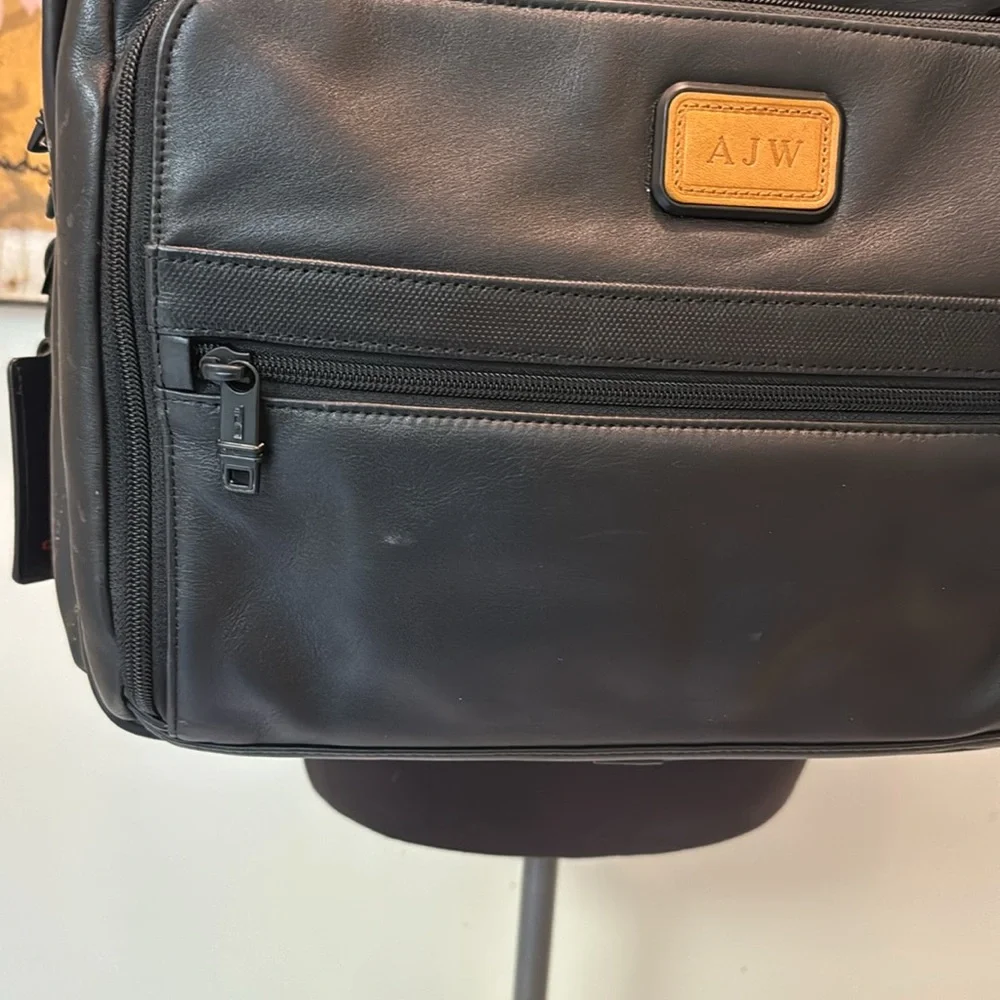 Tumi excellent almost