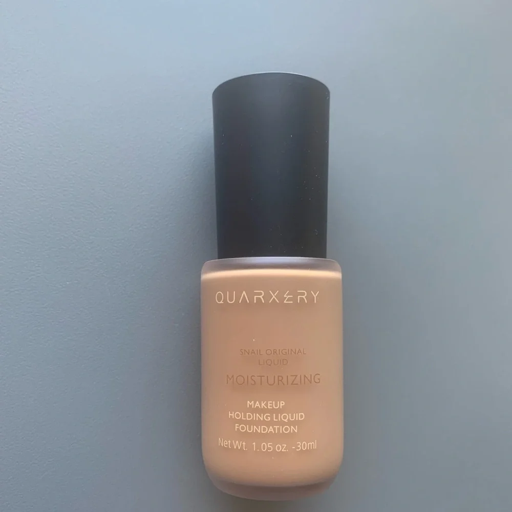 2 x Snail Liquid Moisturizing Holding Foundation Walnut 201MD NWT