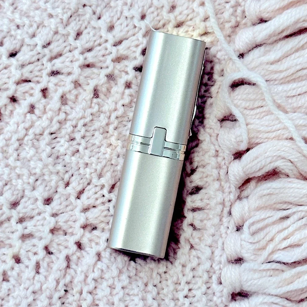 NEW:L'Oreal Paris Colour Riche Satin Moisturizing Lipstick #843 “Toasted Almond”