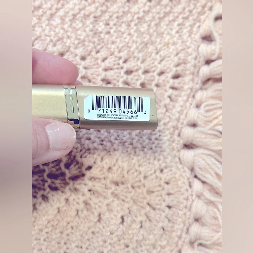NEW:L'Oreal Paris Colour Riche Satin Moisturizing Lipstick #843 “Toasted Almond”