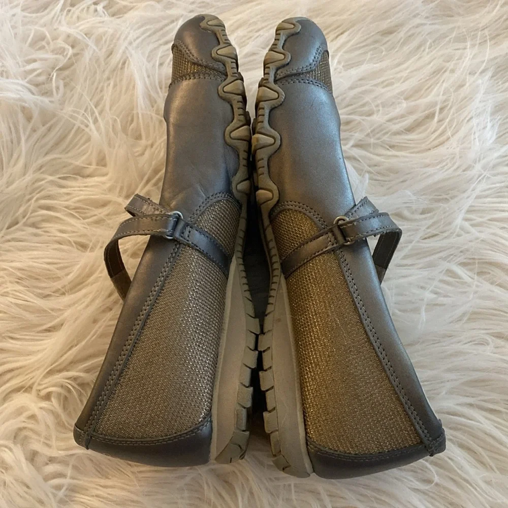 SKECHERS Glittery/ leather shoes