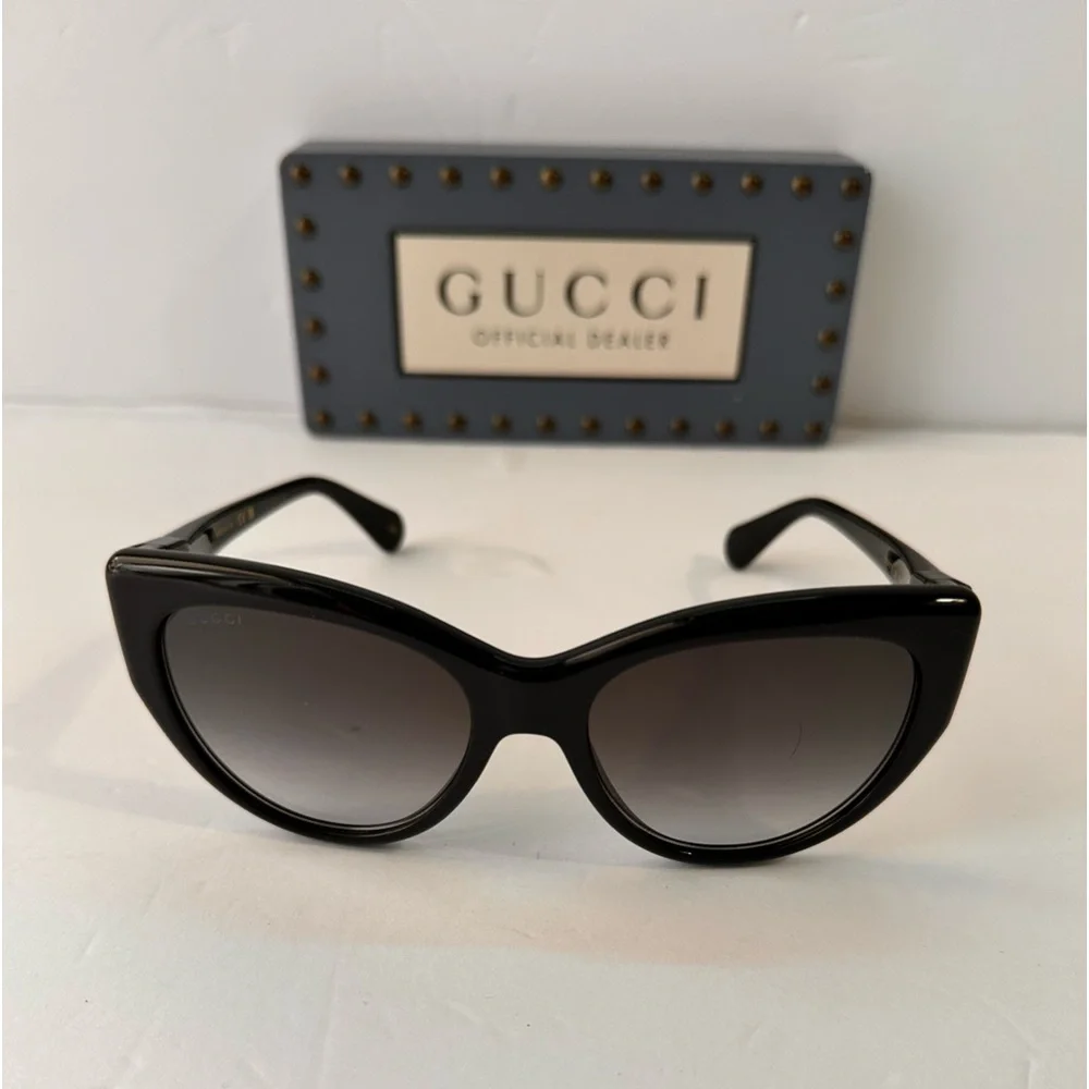 New Authentic GUCCI GG0877S-001 Oversized Feminine Cat Eye Sunglasses