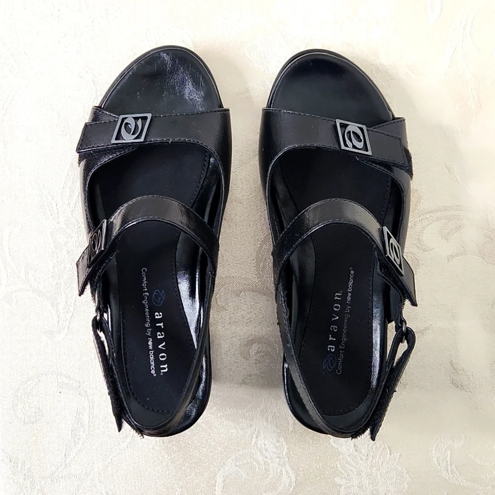 New Balance aravon by