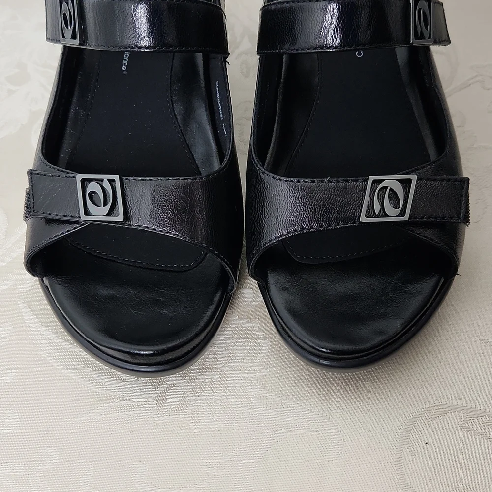 New Balance aravon by