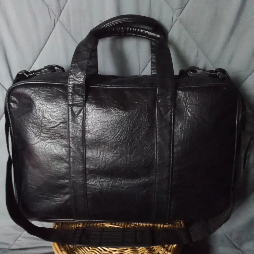Vintage Black Leather Briefcase Style Crossbody Bag Stylish Laptop Carrying Bag