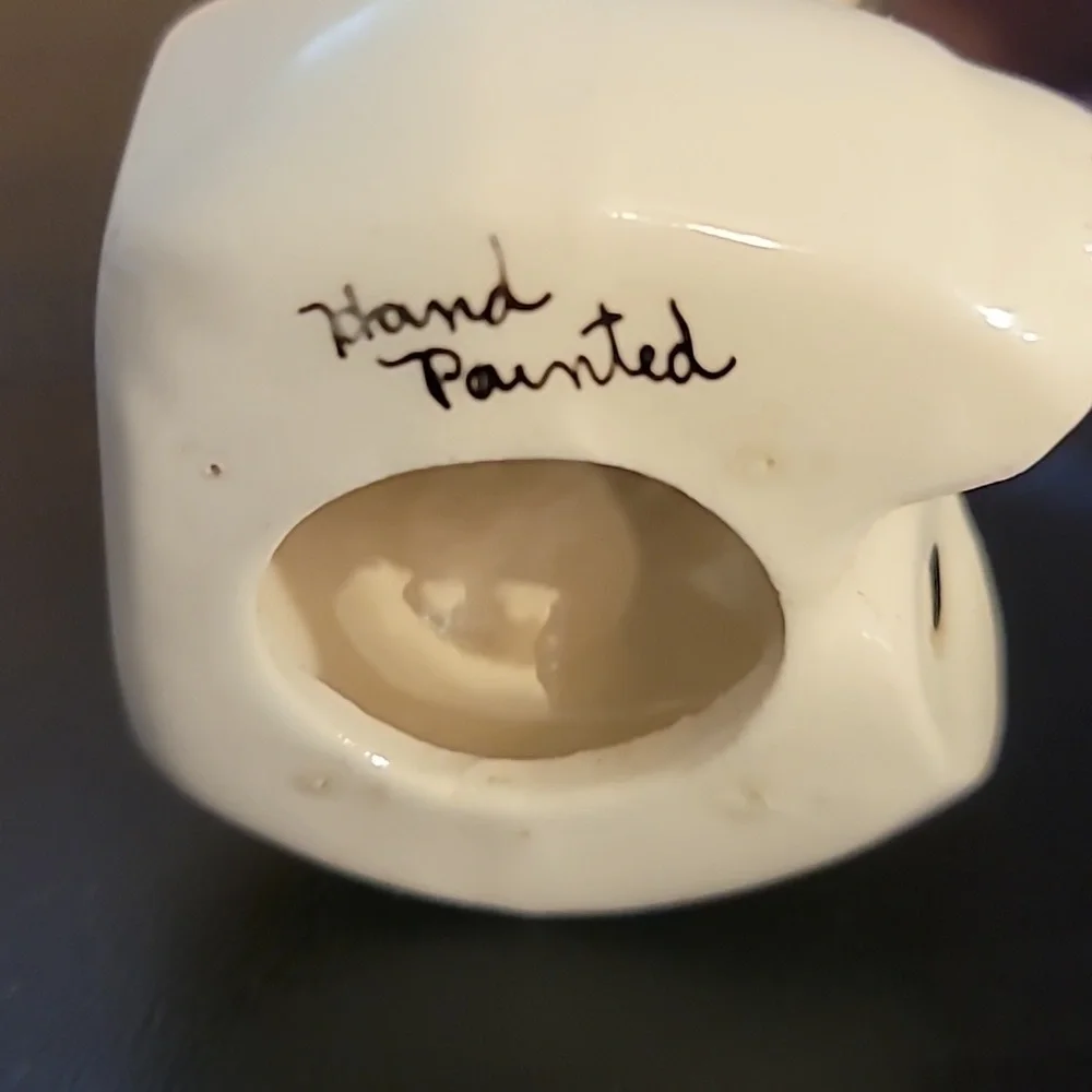 Unbranded vintage holder highlights