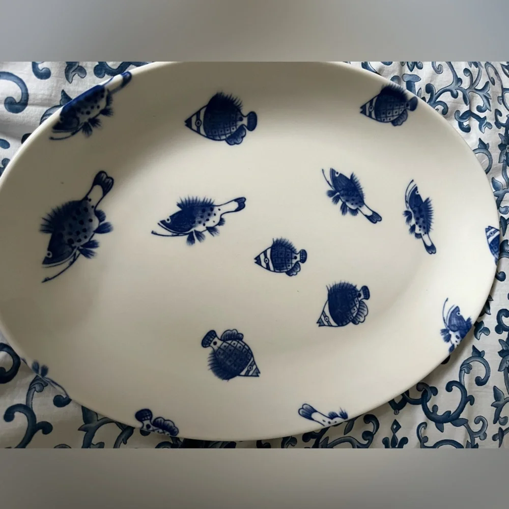 Crate&Barrel two oval set